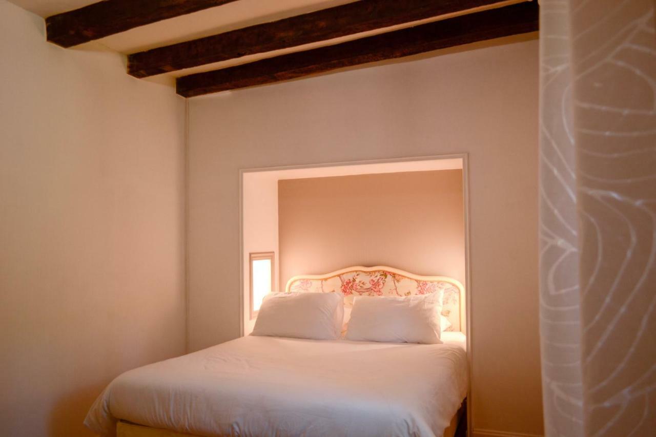 Chambres D'Hotes Domaine Du Hameau Baylesse Saint-Jean-d'Aigues-Vives Exterior foto